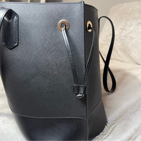 LIKE NEW Michael Kors black/gold tote bag - Picture 7 of 7